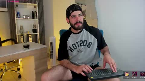 Snapshot of domboy_ chatting on July 29, 8:18 pm domboy online show from July 29, 8:18 pm