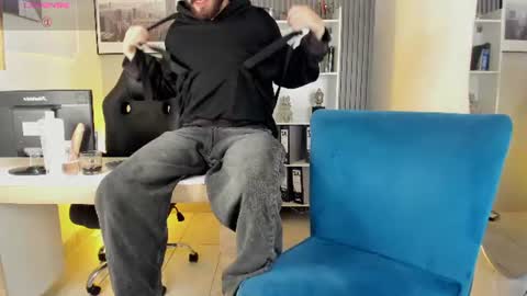 Snapshot of domboy_ chatting on July 31, 8:52 pm domboy online show from July 31, 8:52 pm