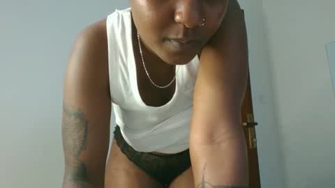 Snapshot of domecesy chatting on October 19, 1:23 pm Amarie noels online show from October 19, 1:23 pm