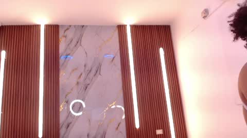 domenica online show from April 7, 1:00 pm