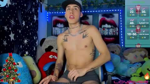 Snapshot of domenique_stoll chatting on December 30, 1:26 am DAVID 3 online show from December 30, 1:26 am