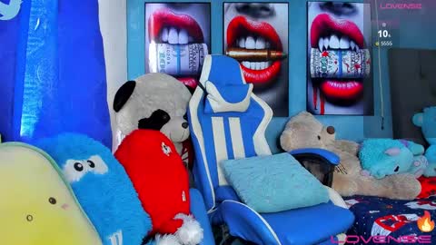 Snapshot of domenique_stoll chatting on January 8, 2:14 pm DAVID 3 online show from January 8, 2:14 pm