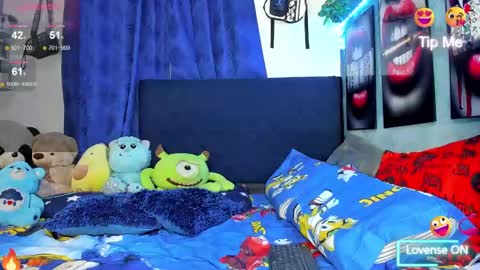 Snapshot of domenique_stoll chatting on February 8, 2:58 am DAVID 3 online show from February 8, 2:58 am