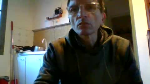 domi94300 online show from November 30, 3:38 pm