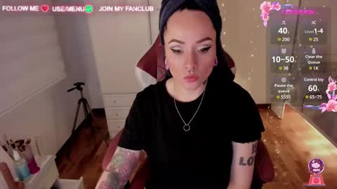 Snapshot of domina_deivis chatting on February 5, 7:50 am I WILL BE BACK ON WEDNESDAY DECEMBER 4 0100AM COLOMBIA TIME    online show from February 5, 7:50 am