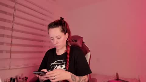 Snapshot of domina_deivis chatting on February 22, 5:12 am I WILL BE BACK ON WEDNESDAY DECEMBER 4 0100AM COLOMBIA TIME    online show from February 22, 5:12 am