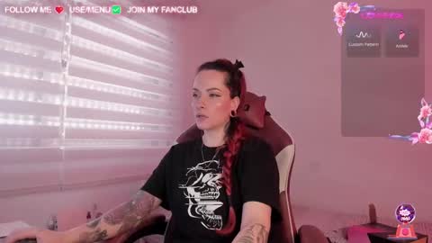 Snapshot of domina_deivis chatting on February 22, 9:34 am I WILL BE BACK ON WEDNESDAY DECEMBER 4 0100AM COLOMBIA TIME    online show from February 22, 9:34 am