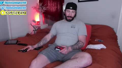 Snapshot of dominatingher69 chatting on February 10, 5:06 pm dominatingher69 online show from February 10, 5:06 pm