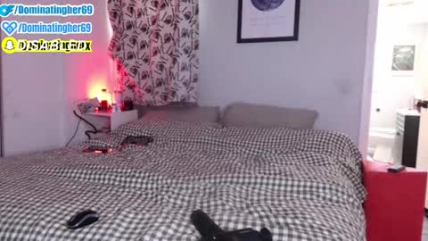 Snapshot of dominatingher69 chatting on March 9, 8:35 pm dominatingher69 online show from March 9, 8:35 pm