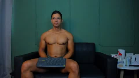 Snapshot of dominc_berry chatting on June 10, 12:26 pm Dominc berry online show from June 10, 12:26 pm