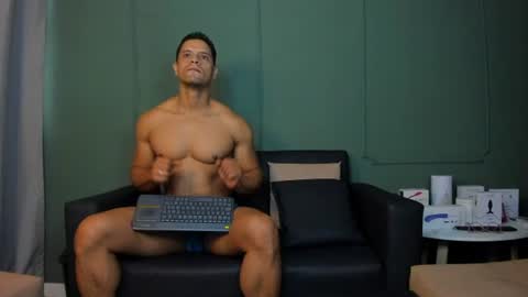 Snapshot of dominc_berry chatting on June 13, 12:14 pm Dominc berry online show from June 13, 12:14 pm