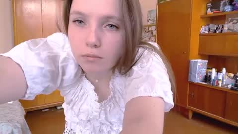 Snapshot of domingaeychaner chatting on April 8, 10:04 am Olivia online show from April 8, 10:04 am