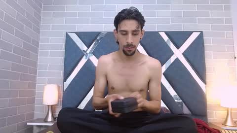 Dominic online show from November 6, 11:44 am