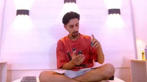 Dominic online show from November 25, 11:10 am