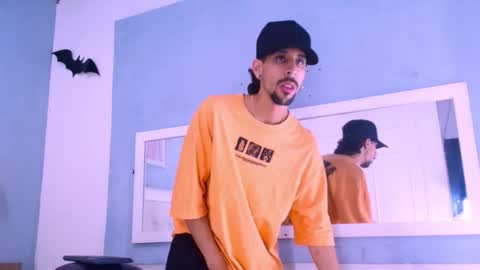Dominic online show from December 4, 10:18 pm