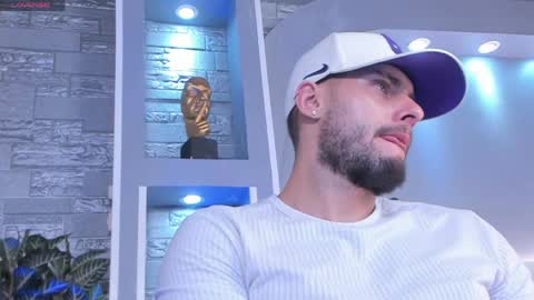 dominic de luca online show from April 15, 3:13 am