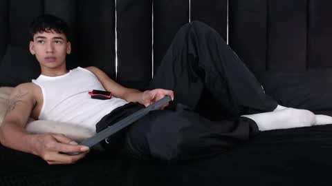 Dominic online show from April 15, 2:18 am
