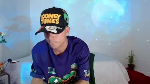 Snapshot of dominic_hanks chatting on May 9, 6:18 am DOMINIC AND ANDREW online show from May 9, 6:18 am