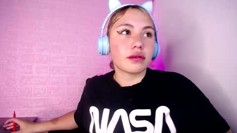   online show from February 5, 11:37 am