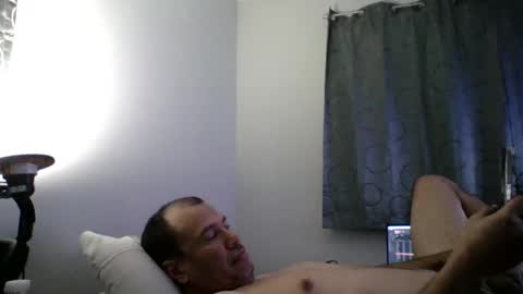 Snapshot of dominicanorico chatting on February 9, 11:36 pm luis online show from February 9, 11:36 pm