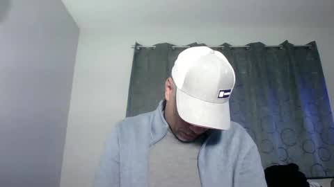 Snapshot of dominicanorico chatting on November 6, 4:35 am luis online show from November 6, 4:35 am