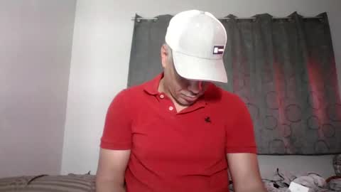 Snapshot of dominicanorico chatting on November 9, 2:54 am luis online show from November 9, 2:54 am