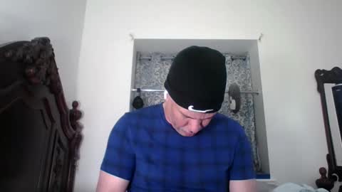 luis online show from March 9, 6:56 pm