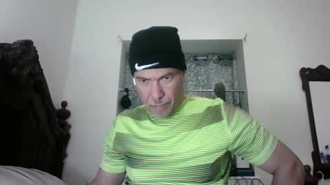 Snapshot of dominicanorico chatting on April 30, 4:46 pm luis online show from April 30, 4:46 pm