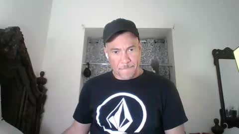 Snapshot of dominicanorico chatting on May 3, 4:51 am luis online show from May 3, 4:51 am