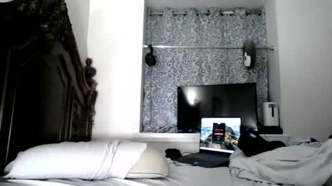 Snapshot of dominicanorico chatting on July 23, 1:58 am luis online show from July 23, 1:58 am