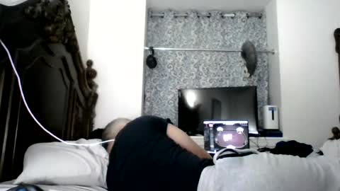 Snapshot of dominicanorico chatting on July 28, 7:39 pm luis online show from July 28, 7:39 pm
