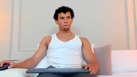 Snapshot of dominick_star chatting on December 6, 3:41 am Dominick Star online show from December 6, 3:41 am