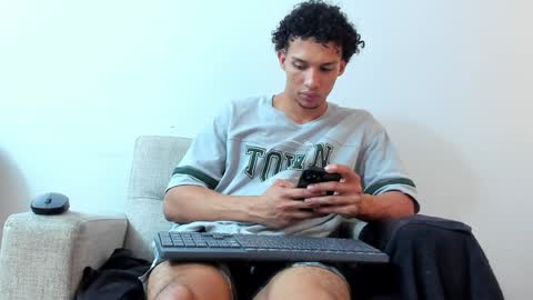 Snapshot of dominick_star chatting on December 13, 10:19 am Dominick Star online show from December 13, 10:19 am