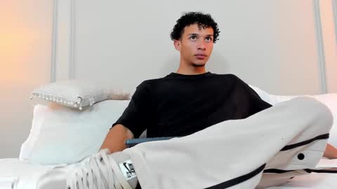 Snapshot of dominick_star chatting on December 17, 3:39 am Dominick Star online show from December 17, 3:39 am