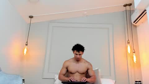Snapshot of dominick_star chatting on February 4, 9:17 am Dominick Star online show from February 4, 9:17 am