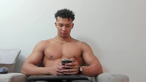 Snapshot of dominick_star chatting on February 14, 5:09 am Dominick Star online show from February 14, 5:09 am
