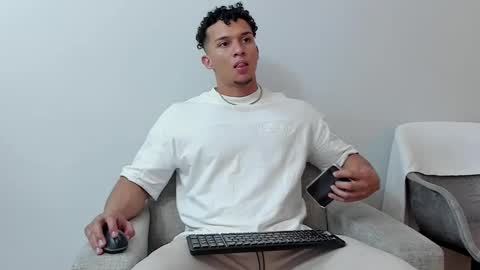 Snapshot of dominick_star chatting on February 26, 3:21 am Dominick Star online show from February 26, 3:21 am