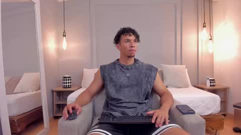 Snapshot of dominick_star chatting on September 23, 4:04 am Dominick Star online show from September 23, 4:04 am