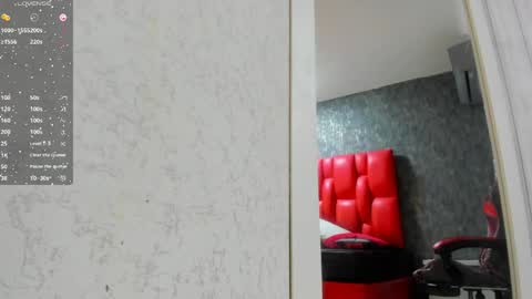Snapshot of dominicsccott chatting on April 21, 12:22 pm Dominicscott online show from April 21, 12:22 pm