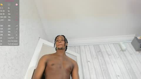 Snapshot of dominicsccott chatting on June 29, 1:11 pm Dominicscott online show from June 29, 1:11 pm