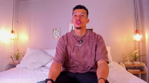 Snapshot of dominik_drake chatting on July 17, 12:23 pm Dominik Drake online show from July 17, 12:23 pm