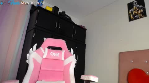Snapshot of dominika_angel chatting on September 25, 1:53 am online show from September 25, 1:53 am