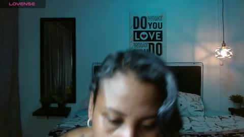 Snapshot of domink_gilr chatting on April 16, 9:39 pm D O M I N K online show from April 16, 9:39 pm