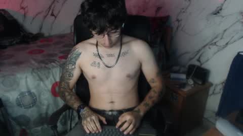 Snapshot of dominus_kane chatting on April 17, 4:26 am dominus_kane online show from April 17, 4:26 am