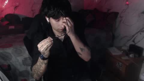 Snapshot of dominus_kane chatting on April 18, 5:11 am dominus_kane online show from April 18, 5:11 am