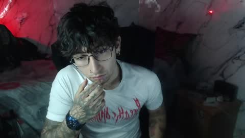 Snapshot of dominus_kane chatting on April 20, 5:10 am dominus_kane online show from April 20, 5:10 am