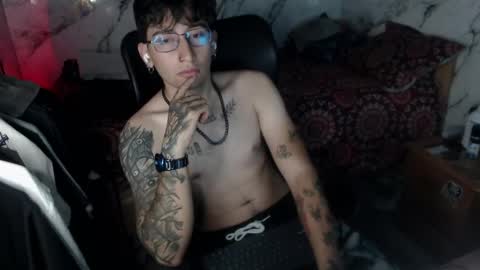 Snapshot of dominus_kane chatting on April 28, 4:39 am dominus_kane online show from April 28, 4:39 am