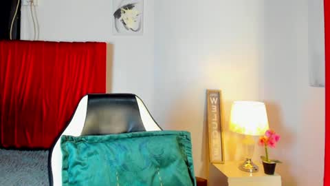 dominyck_ online show from June 17, 4:59 am