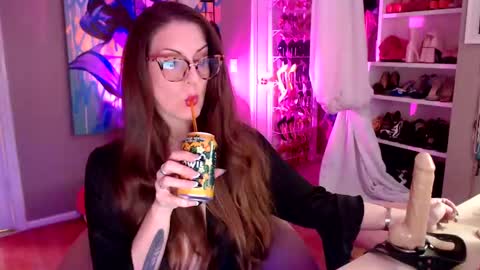 DommeTomorrow online show from January 7, 6:05 am