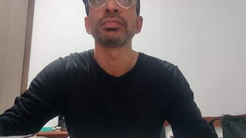 Snapshot of don__chi chatting on December 11, 3:24 am don__chi online show from December 11, 3:24 am